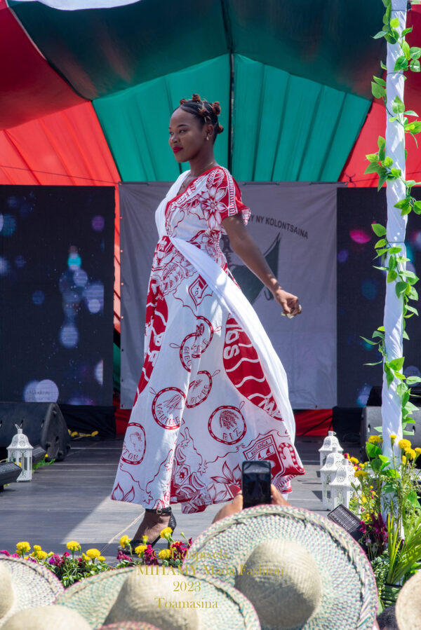 Robe lambahoany - Souvenir de Madagascar