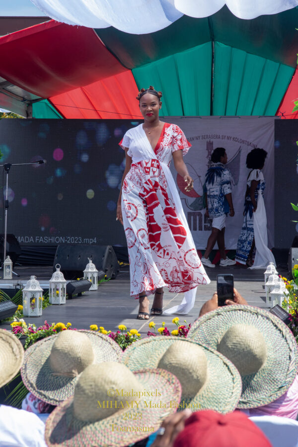 Robe lambahoany - Souvenir de Madagascar