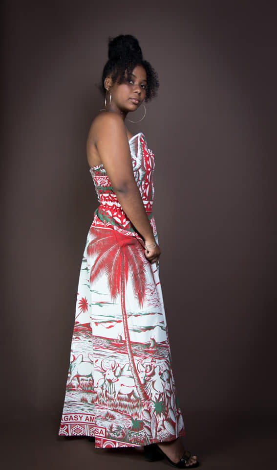 Robe lambahoany "Malagasy Amperinasa"
