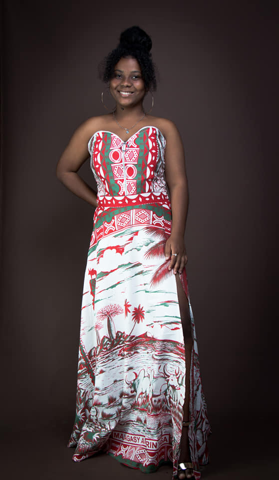 Robe lambahoany "Malagasy Amperinasa"
