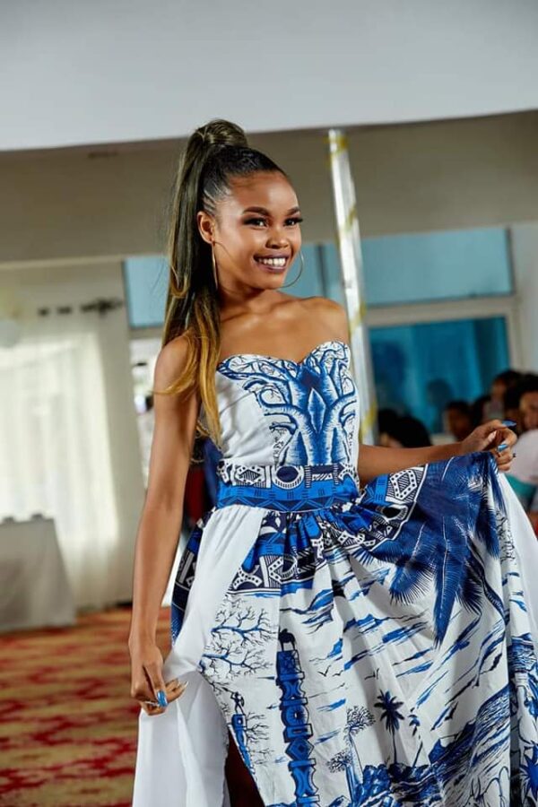 Robe lambahoany "Malagasy Amperinasa"