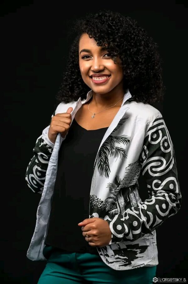 480207773_1061768585966680_8106233383571313310_n Veste lambahoany